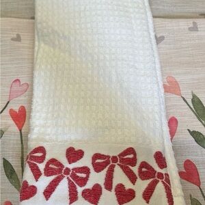 Elegant White Kitchen  3 pack Towels with Red Bow Pattern